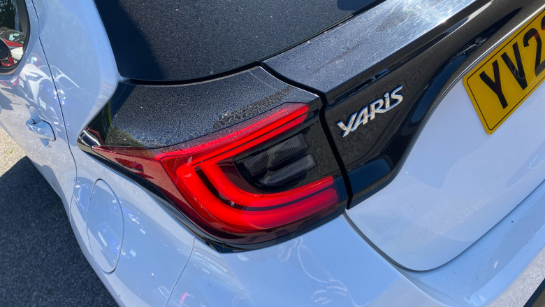 Toyota Yaris 1.5 Hybrid Design 5dr CVT Hybrid Hatchback